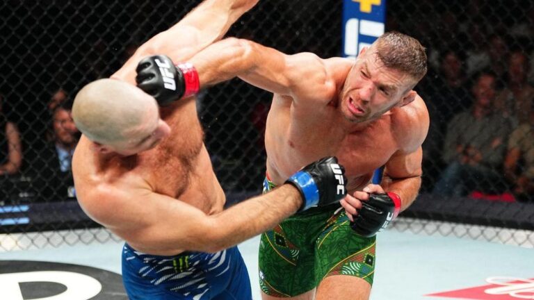 Dricus Du Plessis vence Sean Strickland e mantém cinturão no UFC 312